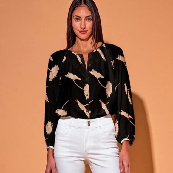 TUCKER "The Classic" Silk Print Button Up 3/4 Length Sleeve Blouse NWOT/sz M - Picture 10 of 15